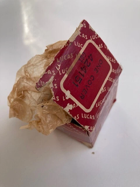 Lucas 18D1 Distributor cap - NOS