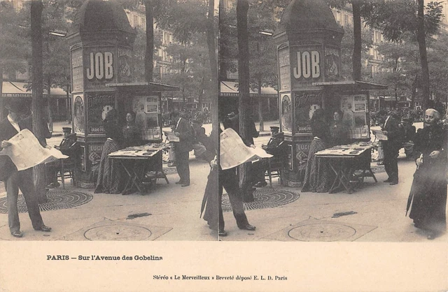 CPA 75 PARIS / PARIS 13e / SUR L'AVENUE DES GOBELINS / KIOSQUE A JOURNAUX /