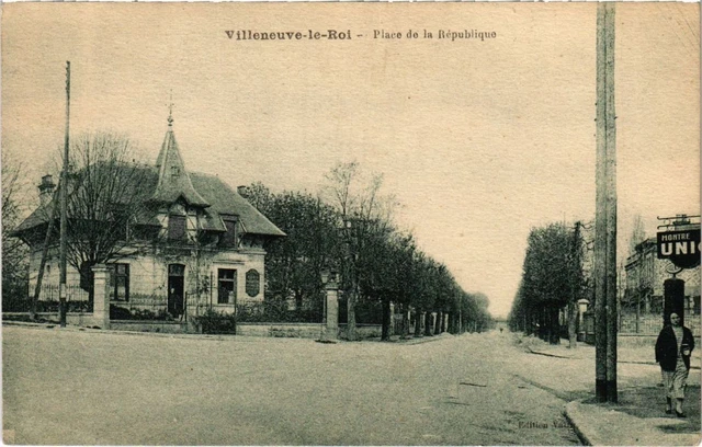 CPA AK Villeneuve le Roi Place de la Republique FRANCE (1283326)
