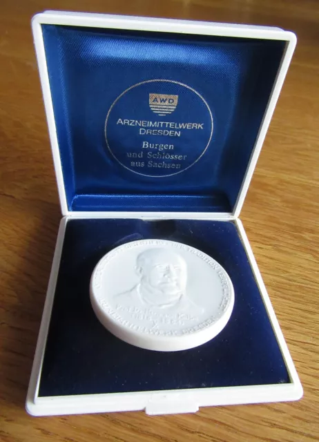 Porzellan Medaille Meissen, Burg Pellnitz, Prof. Dr. Heimann Kolbe mit Etui