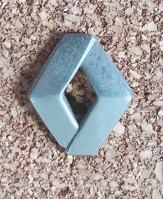 PIN'S RENAULT CLIO Auto Voiture Logo Symbole Emblème Vintage Pins Epinglette EUR 5,90 - FR