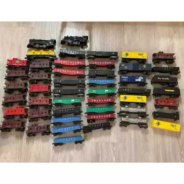 Lot of 47 O Gauge 3-Rail Lionel NYC SANTA FE Box, Caboose, Hopper, Freight Cars