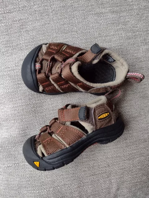 Keen Toddler Kids Shoes Water Proof Sandal Size 4 Outdoor Hiking Brown
