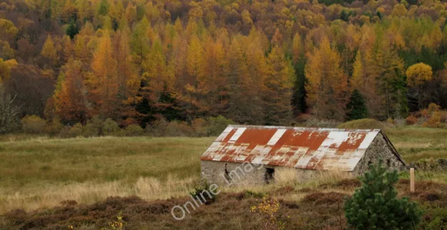 Photo 6x4 Barn with corrugated metal roof near Dallauruach Abriachan This c2009