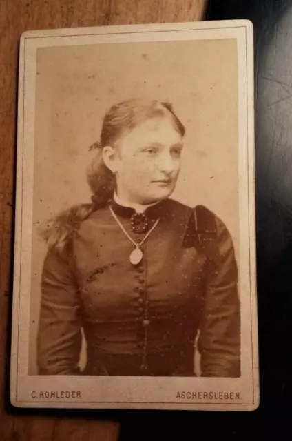 Mädchen - junge Frau - Portrait ca. 1880er Jahre / CDV C. Rohleder Aschersleben