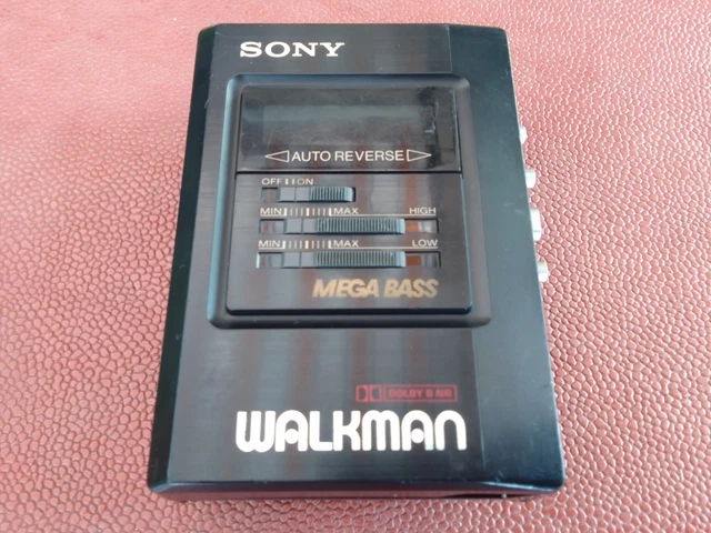 RED SONY WALKMAN WM-2 STEREO CASSETTE PLAYER fully working EUR 352,81
