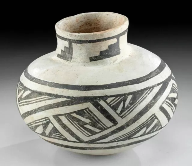 Prehistoric Anasazi Pinedale Black-on-White Jar, 5.9" in high