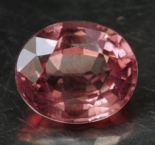 MALAYA - GRANAT    tolle Farbe    2,40 ct