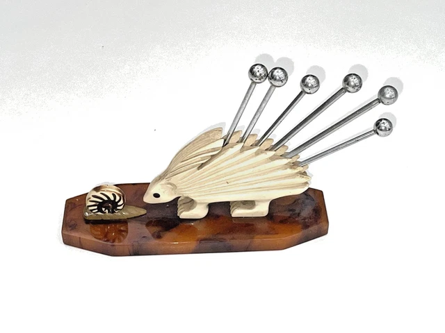 Ancien porte piques escargots cocktail apéritif vintage en bois d'olivier