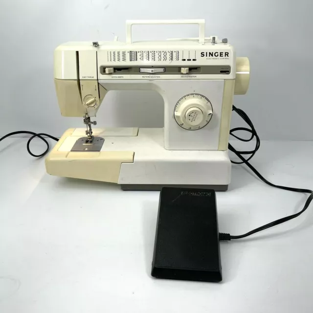 Vintage Singer 4832C Easy Thread Electronic Sewing Machine (No Pedal Power  Cord)