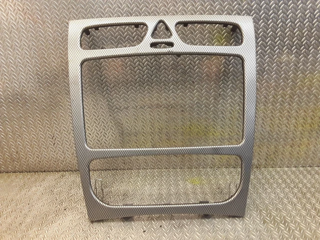 CONSOLE CENTRALE EN BOIS D’ORIGINE MERCEDES CLASSE C W203 / CL203 REF A2036805239 203 680 52 39