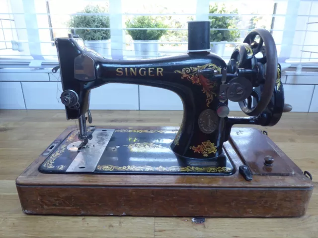 Antique 28k Singer Hand Cranked Sewing Machine