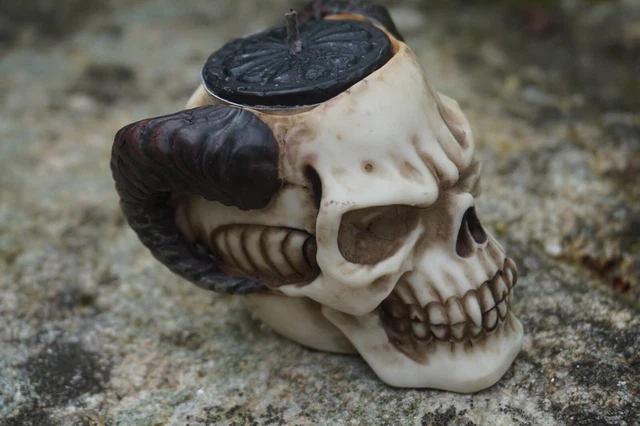 Figurine Aimant Pharaon Tête De Mort - Style Heroic Fantasy, Sculpture Décorative, EAN 3700829406782