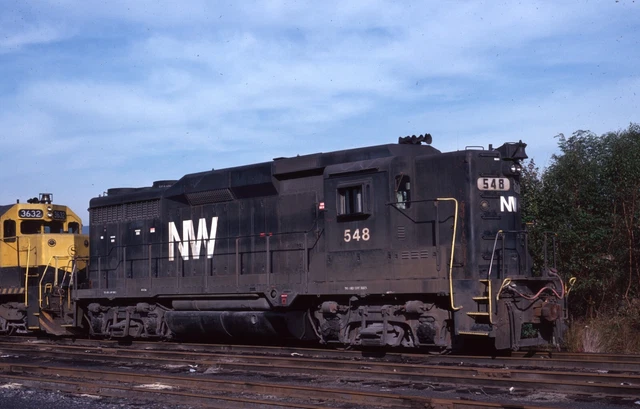 N&W Norfolk & Western high hood GP30 548 - nice roster view - 1989    P2-3 11/23