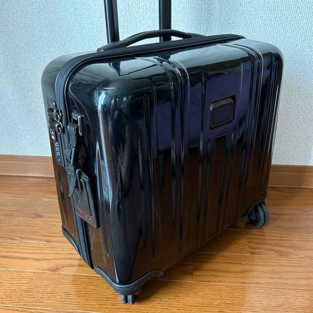 TUMI V3 Compact Carry On Polycarbonate Luggage 4 Wheel 24L Black H41 W41 D20.5cm