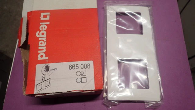 LEGRAND 665004 - Plaque Quadruple Niloe Blanche - NILOE BLANC - à l'unité EUR 5,49 - FR