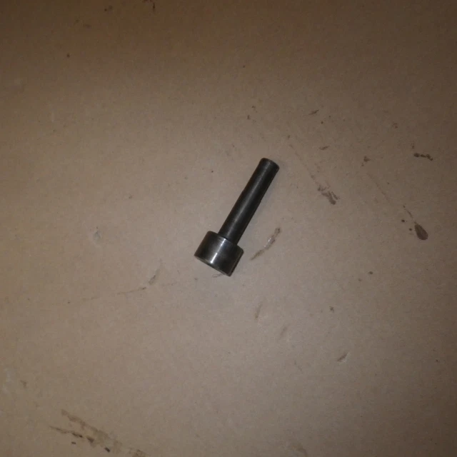 EVINRUDE JOHNSON OUTBOARD Motor Lower Unit Gear Oil pump Shift Piston