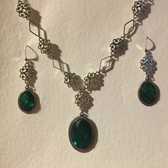 Lacy Filigree Victorian St Emerald Green Crystal Silver Pl Necklace Earrings Set