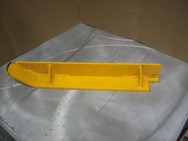 Alamo Mower OEM Shoe Bottom UNKNOWN NUMBER - YELLOW COLOR