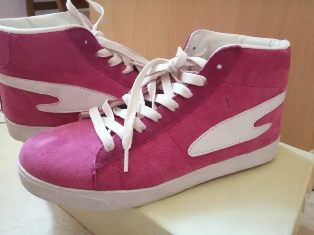 Le scarpe rosa e bianche deals