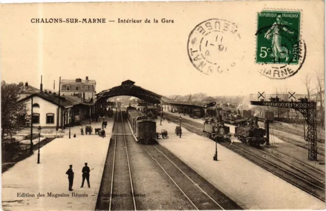 CPA CHALONS-sur-MARNE - Interieur de la Gare (245235)