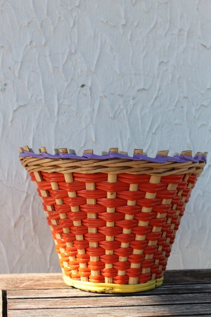 Joli cache pot en scoubidou - Années 60/70