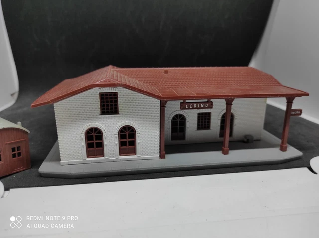 Lot De 11 Maquettes De Décor Jouef Pour Train électrique – Gare, Maison, église, Tunnel