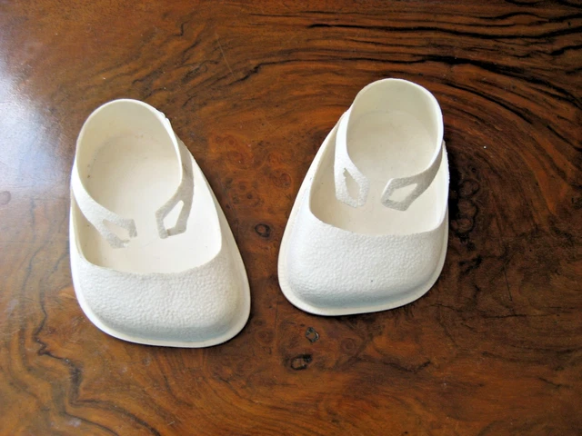 ANCIENNE CHAUSSURE SEULE cuir brodé pour ENFANT ou POUPÉE ANCIENNE XIXe