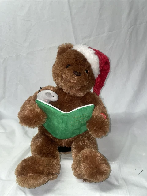 Teddy bear reading twas night before christmas