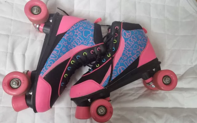 Luscious Skates Size UK 7 Summer Days Retro Style Quad Roller Skates pink Black