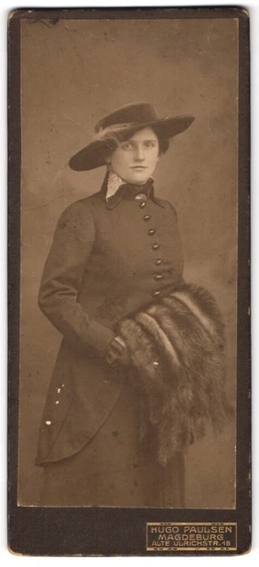 Fotografie Hugo Paulsen, Magdeburg, Alte Ulrichstr. 18, junge Dame im Kleid mit