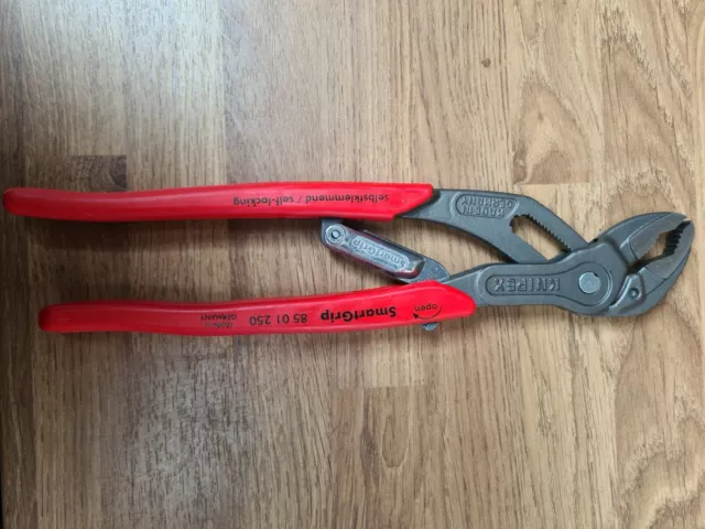 KNIPEX KNIPEX 85 01 250 SmartGrip® Water Pump Pliers with automatic  adjustment with non-slip plastic coating grey atramentized 2