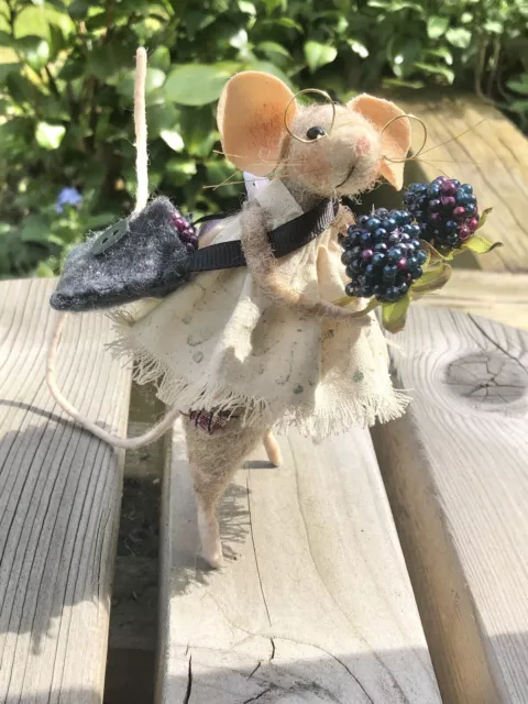 OOAK Needle Felted Church Mouse 3
