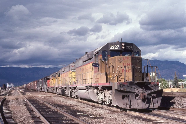 Union Pacific Railroad     #3227    Original Kodachrome  Slide