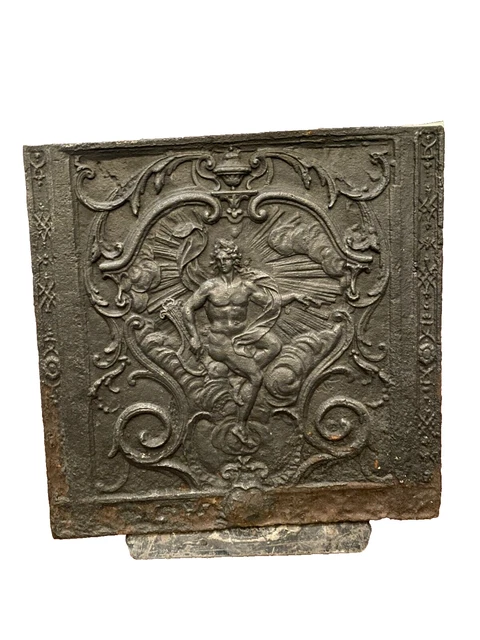 Plaque de cheminée en fonte avec fleur de lis bourbon, du Plaque de cheminée en fonte avec fleur de lis bourbon, du