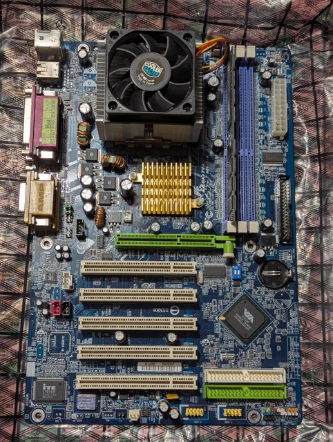 AXDA2700DKV3D AMD Athlon XP 2700+ 1.66GHz 462/A CPU