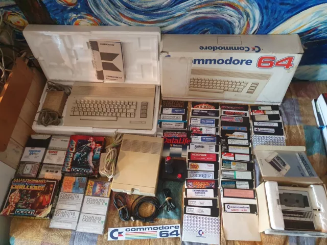 LOTTO C64 BOX+FLOPPY DISK 1541 + Datassette + JOYSTICK + COMMODORE 64 games (C2)