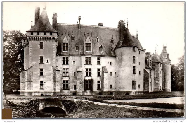 18 MEILLANT - vue du chateau cote medieval ---