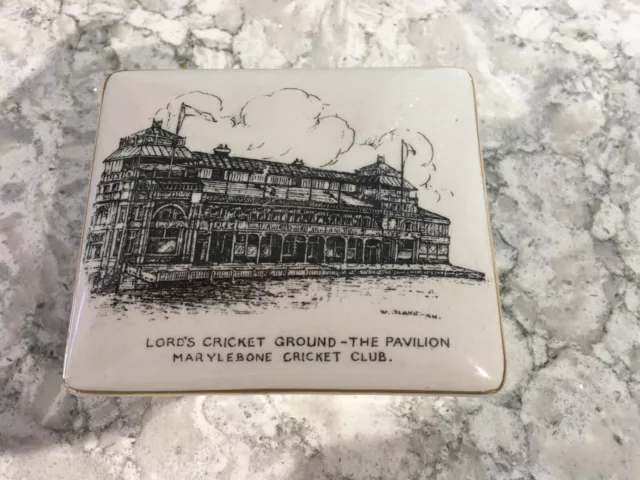 Lord's Pavilion MCC Sandland Ware box made in Staffordshire, 1960's vintage.