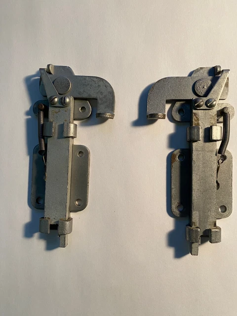 Jennings Post War Slot Machine Mechanism Hold Down Latches Jennings Post War Slot Machine Mechanism Hold Down Latches