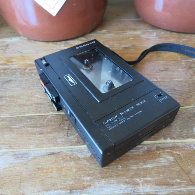 VINTAGE JAPAN MADE Sanyo TRC 2500 Talk Book Portable Cassette Player