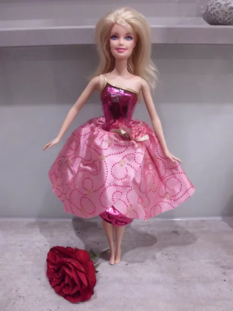 Barbie Blair-Prinzessin- aus Prinzessinnen-Akademie mit Funktion- von Mattel