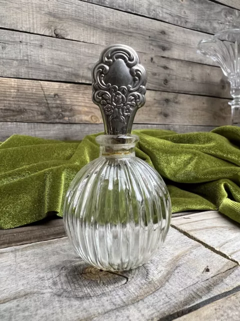 Vintage Glass Perfume Bottle w Ornate Silver Stopper Vanity Bath Decor 💎 M
