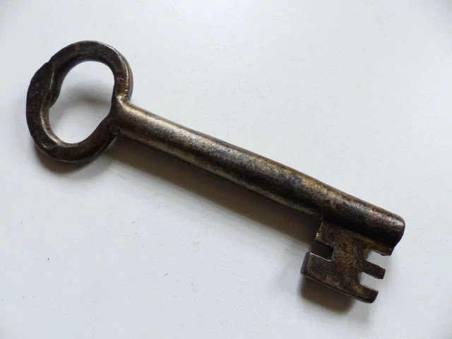 GRANDE BELLE CLE CLEF ANCIENNE en FER FORGE EPOQUE ? ANTIQUE KEY 15,9 cm ( #10 )