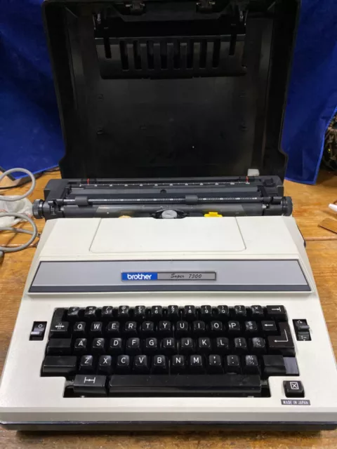 Máquina De Escribir Electrónica Portátil Vintage Brother Super 7300