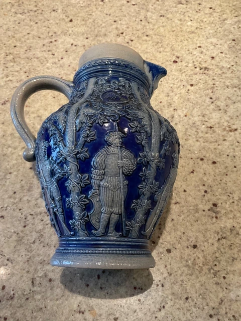 ANCIEN XXÈME PICHET, carafe en grès d'Alsace Betschdorf décor raisin et