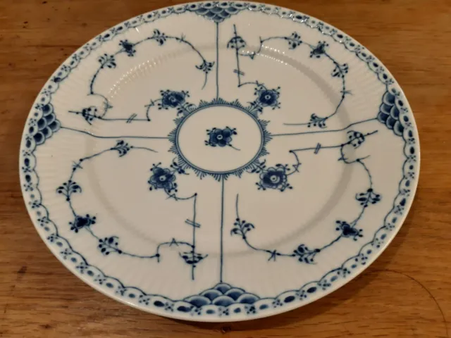A Royal Copenhagen Blue Fluted Half Lace Dinner Plate - 627 -27.5 cm Diameter
