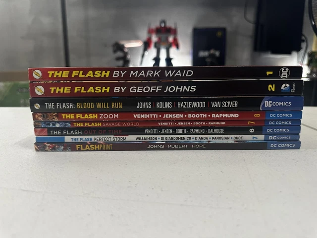 The Flash Graphic Novel Lot-GEOFF JOHNS-MARK WAID- JOSHUA WILLIAMSON-VENDITTI