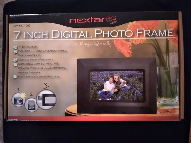 NEXTAR 7-Inch Digital Photo Frame with Slide Show Function Black & Silver Frame