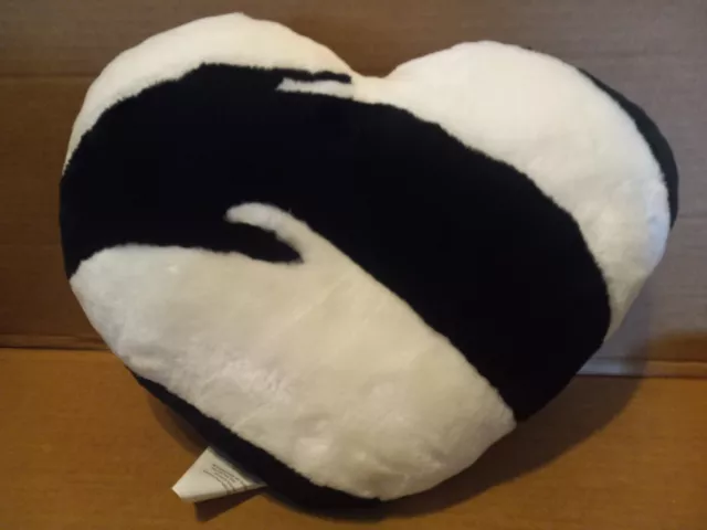 Looney Tunes Pepe Le Pew Pillow Warner Bros Heart Shape Amour Amour Ahh...More? 3